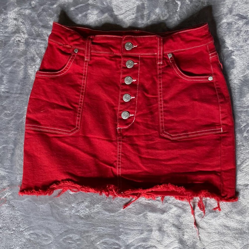 GUESS *lightly worn Los Angeles Red Mini skirt